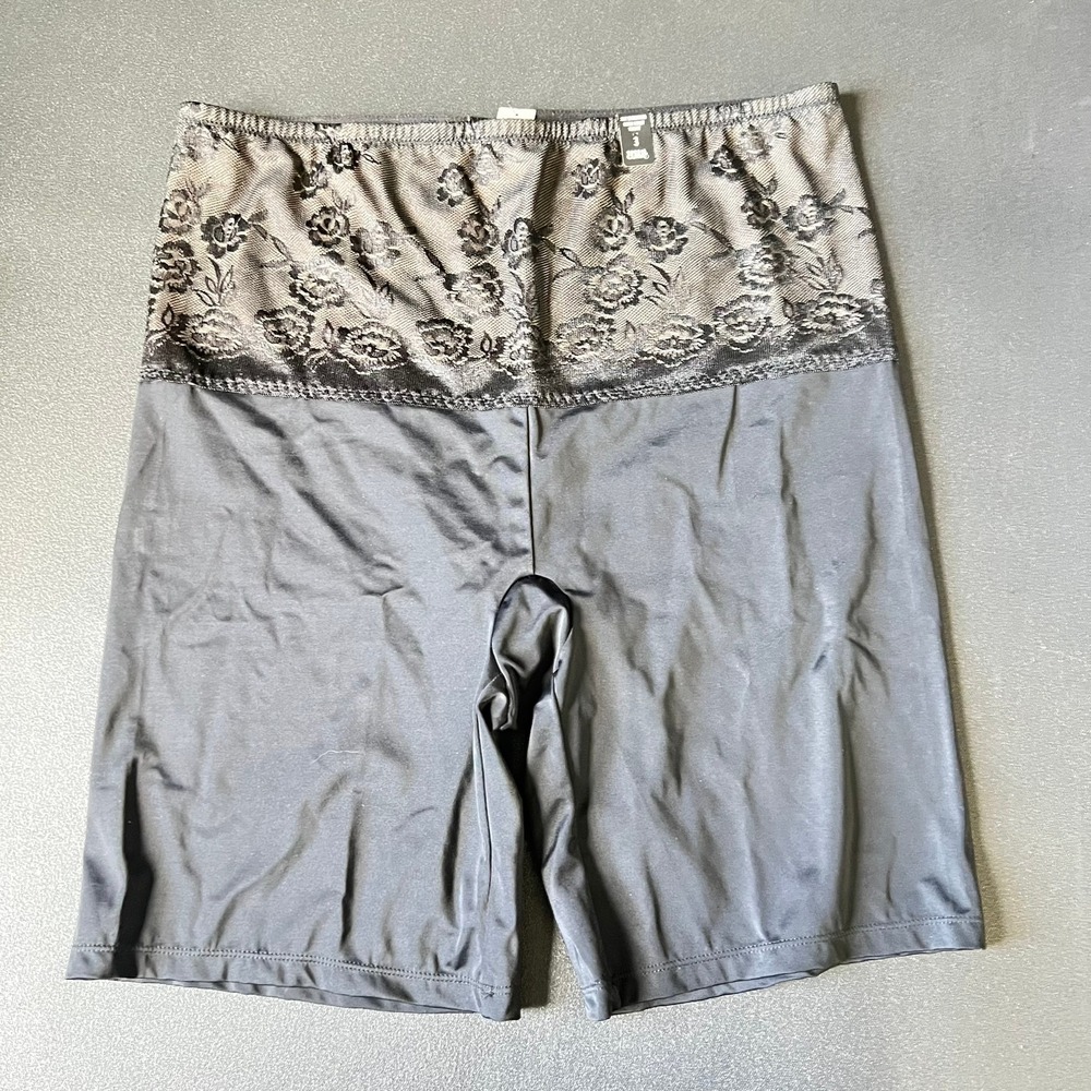 Torrid Curve Black 360 Smoothing High Waist Shapewear Shorts Size 3 NWT
